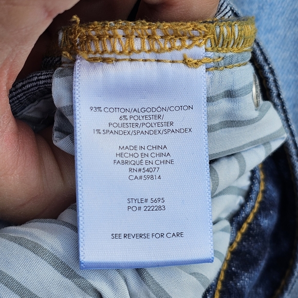 CAbi distressed jeans - Picture 6 of 10